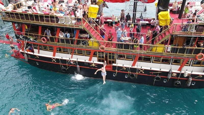 Bigboss Diamond Pirate Boat Trip - What to Expect During the Day