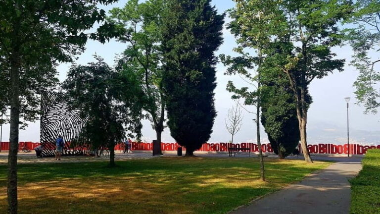 Bilbao Walking Tour and cable car in spanish - Who Will Love This Tour?