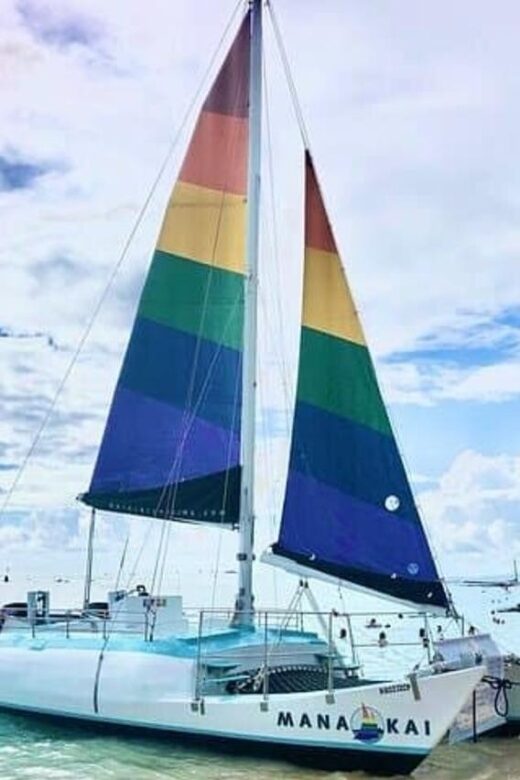 Board from Waikiki Beach: Friday Night Fireworks sail - What Sets It Apart