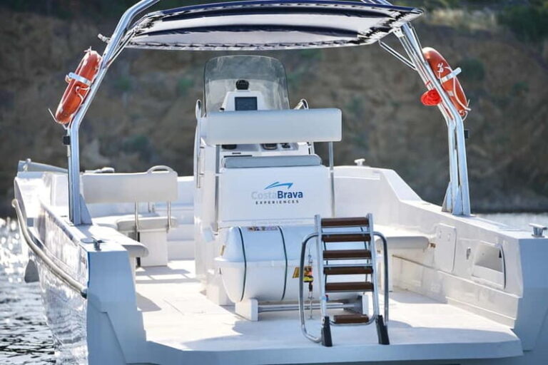 Boat Excursions in the Costa Brava- Costa Brava Center - An In-Depth Look at the Boat Excursion in Costa Brava