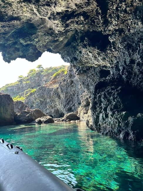 Boat Tour: Island hopping by dinghy with cave visits and snorkeling - The Itinerary Breakdown