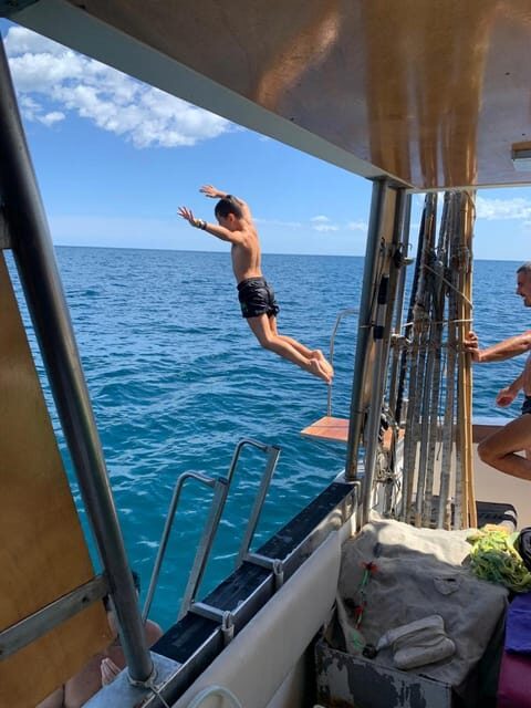 BOAT TOUR POLIGNANO A MARE with swim stop and aperitiv - The Swimming and Snorkeling Stop