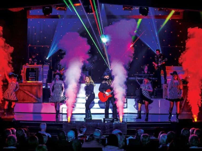 Branson: C.J. Newsom's Classic Country & Comedy Show Ticket - What the Experience Looks Like