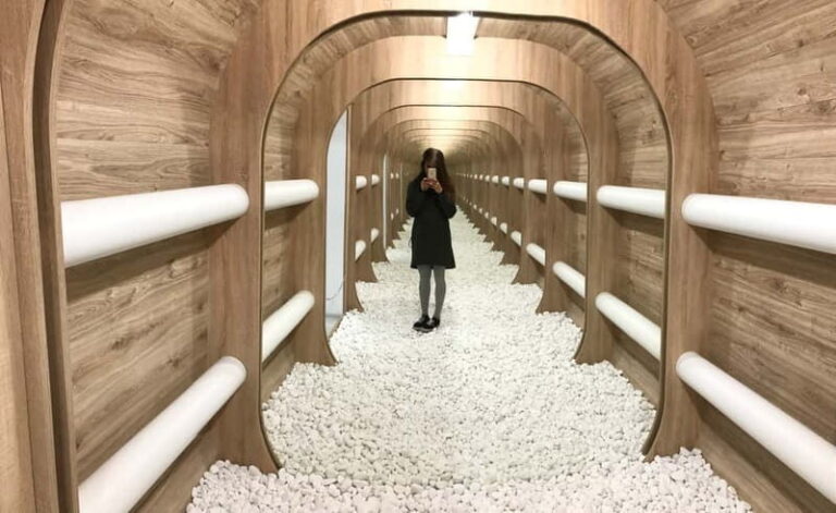 Bratislava: Gallery Multium Entrance Ticket - The Photo Potential