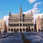Brussels Highlights: Walking & Bus Tour with Waffle Tasting - Who Is This Tour Best For?