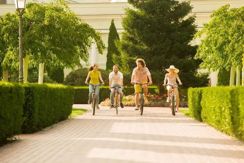 Brussels: Private City Tour on Bike with Drink Stop - Why This Tour Works for Different Travelers