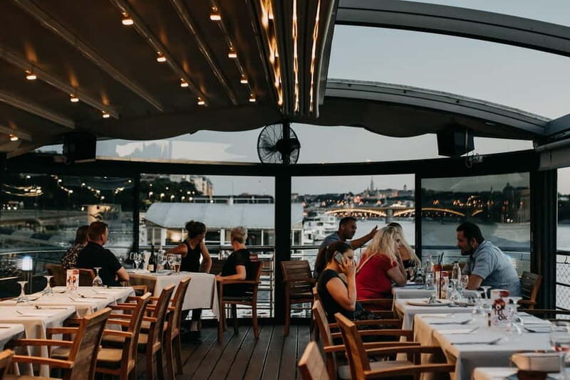 Budapest: 3-Course Dinner for 2 on a Boat Restaurant - Setting the Scene: What to Expect