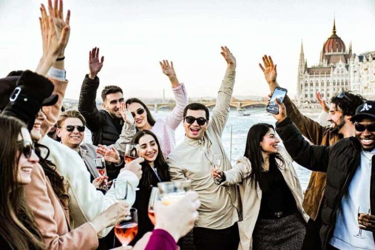Budapest: Danube River Cruise with Unlimited Rosé Wine - What You Can Expect During the Cruise