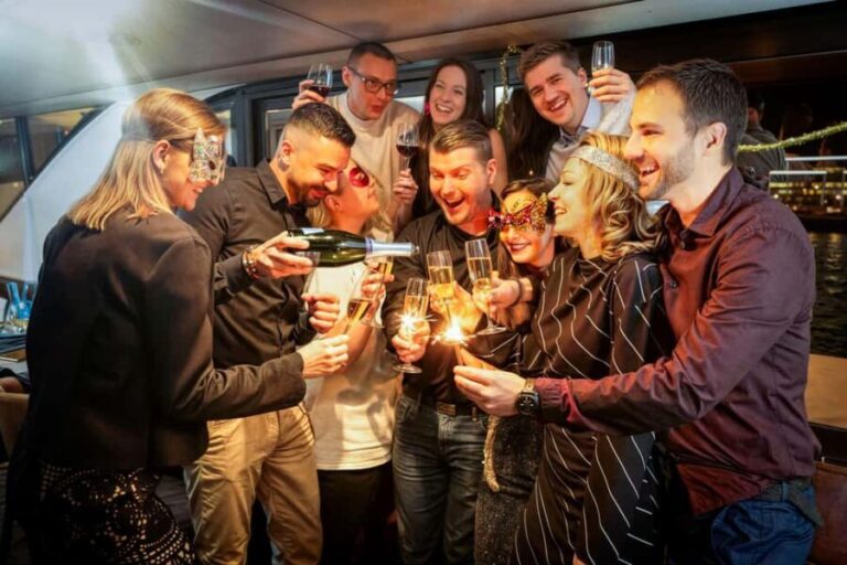Budapest: Midnight Prosecco Cruise - FAQ