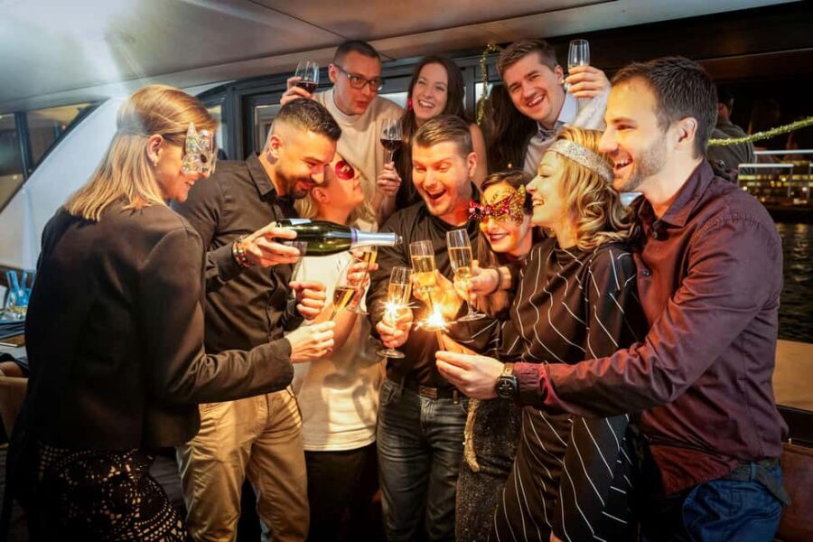 Budapest: Midnight Prosecco Cruise - FAQ