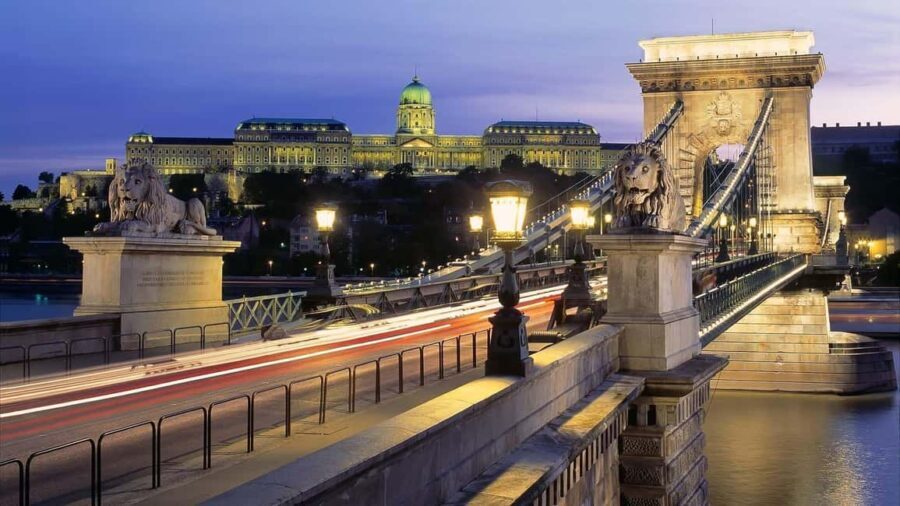 Budapest Night Tour and Danube Boat Ride (optional) - An In-Depth Look at the Itinerary
