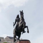 Budapest: Parliament & Its Surroundings Tour with Folk Music - Practical Tips for Your Tour Experience