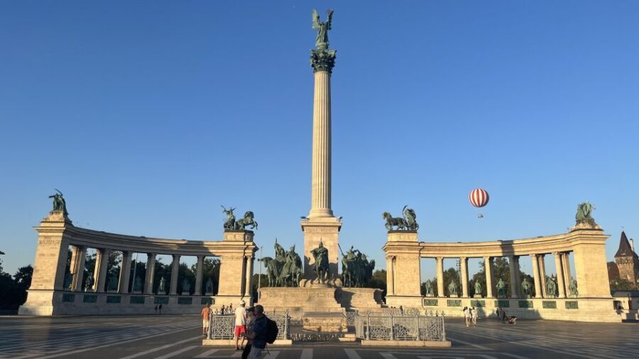 Budapest: private sightseeing tour by public transportation - Exploring Budapest with a Personal Touch