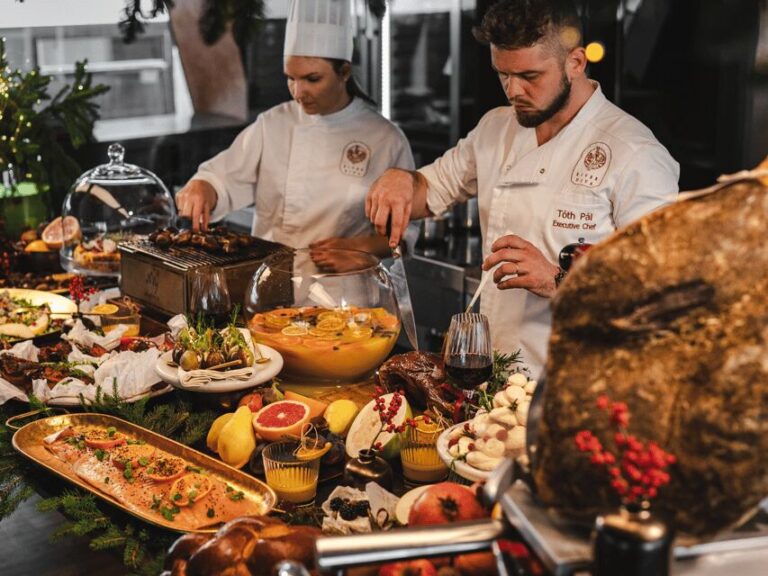 Budapest: Romantic Dinner Cruise-Live Music&Unlimited Drinks - What Makes This Dinner Cruise Stand Out