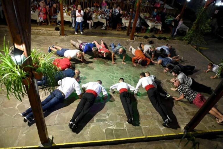 Bulgarian Evening: Traditional Restaurant & Folklore Program - Detailed Breakdown of the Itinerary