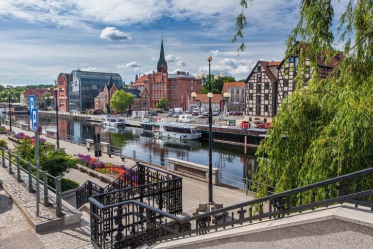 Bydgoszcz: Old Town Guided Walking Tour - Why This Tour Works Well