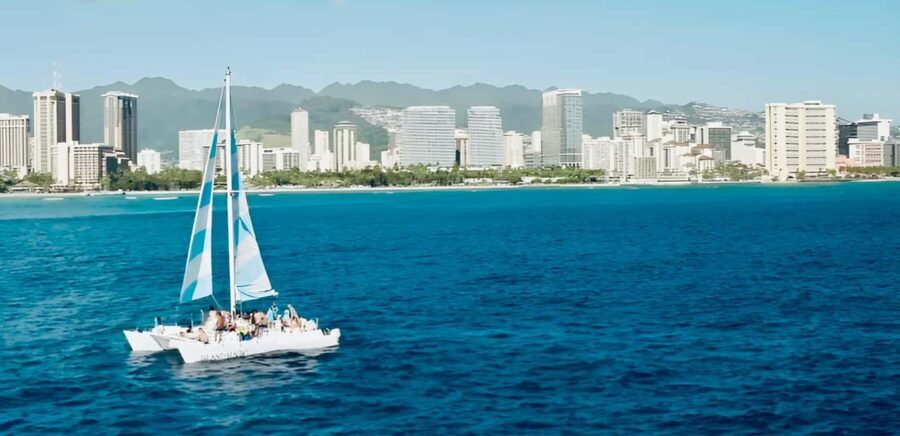 BYOB Weekend Sightseeing Sail towards Diamond Head - The Value for Money