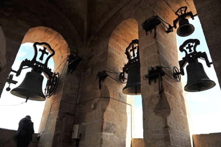 Cáceres: Cáceres Co-cathedral Night Visit - FAQs  