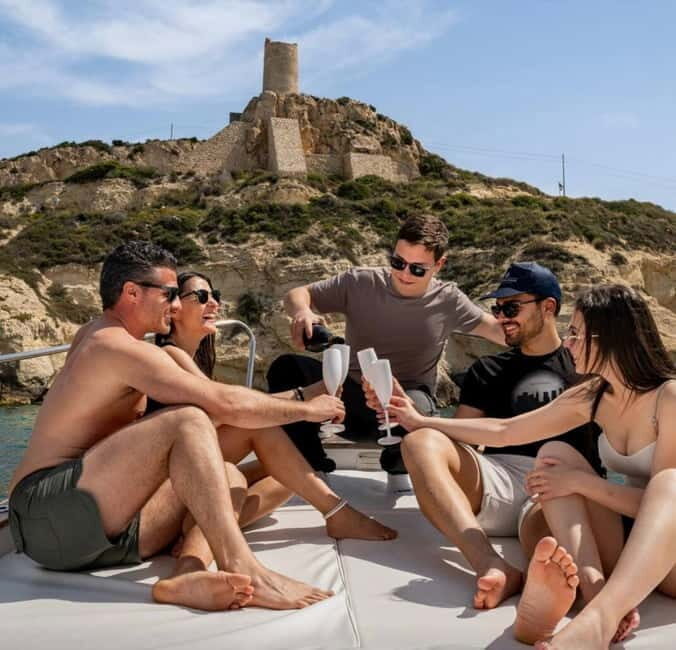 Cagliari la dolce vita escursione in catamarano - Who Would Enjoy This Tour?