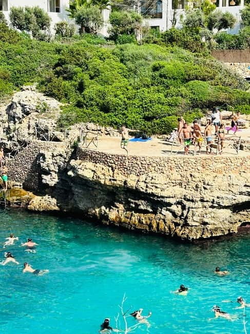 Cala en Blanes: Secret spots for the best dives with a local guide - Discovering the Best Jumping Spots