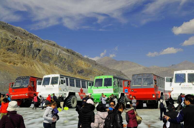 Calgary/Banff: Private Columbia Icefield Glacier Day Tour - Itinerary Breakdown: What You’ll See and Do