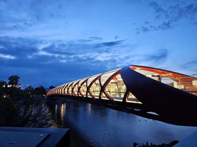 Calgary City Tour & Yamnuska Wolfdog Sanctuary Private Tour - Itinerary Breakdown: What You Can Expect