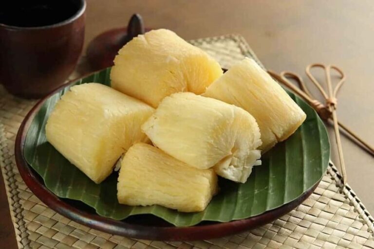 Cancun Beach Seafood BBQ Class in a Kombi - The Cooking and Dining Experience