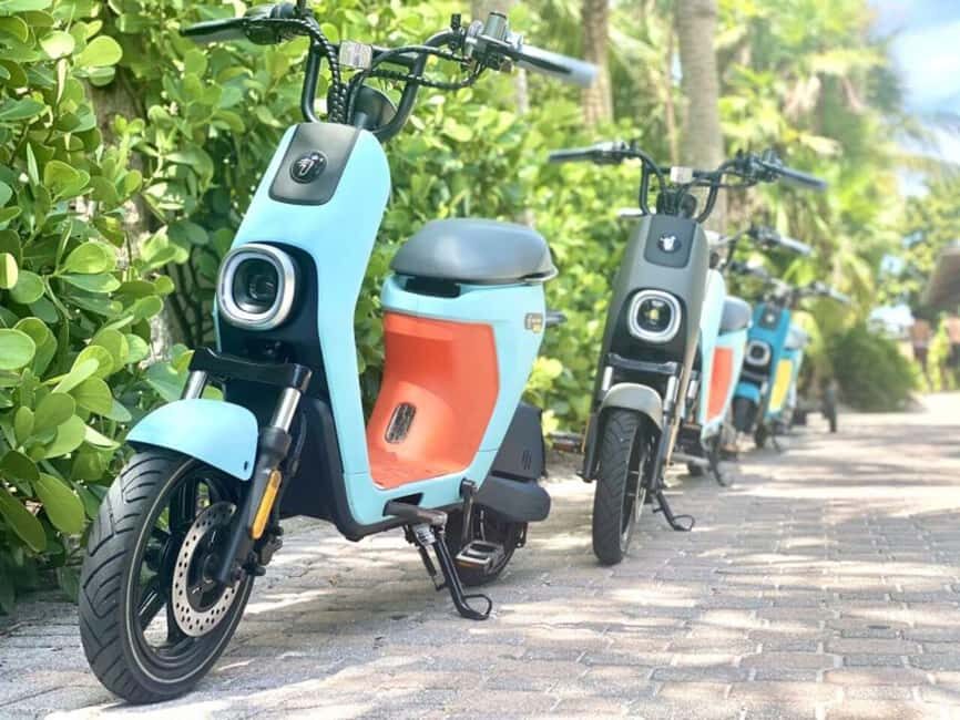 Cancun: Mopeds Adventure! 90 min Guided Tour in Hotel Zone - The Sum Up