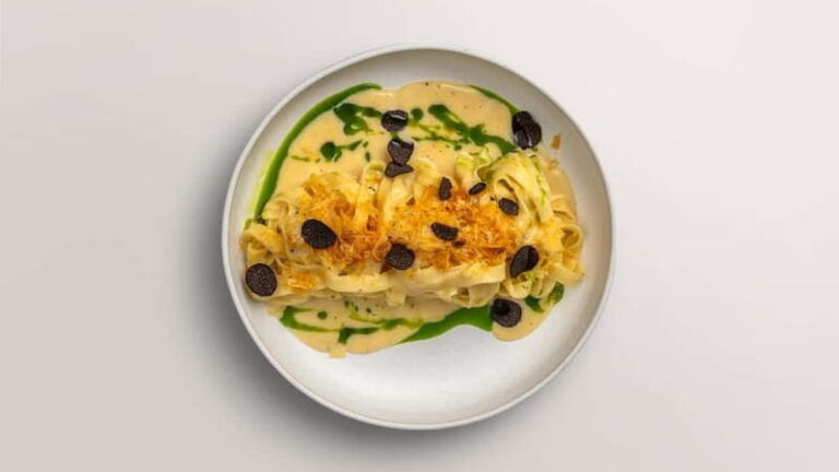 Candlelight dinner for two - Italian night in Berlin - The 3-Course Italian Menu: From Starters to Sweetness