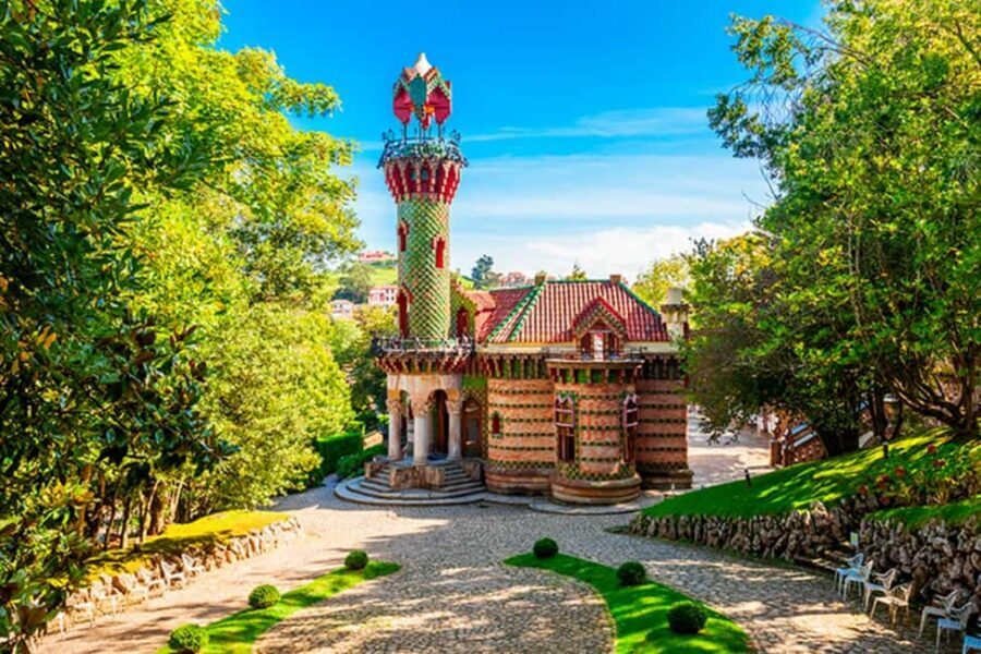 Capricho Gaudí with entrance, Santillana del Mar and Sequoia Forest - Practical Details & Tips for Making the Most of the Tour