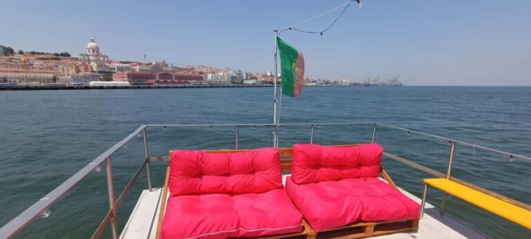 Cascais Coastal Secrets: 90-Minute Cruise with Free Drinks - Who Should Consider This Tour?