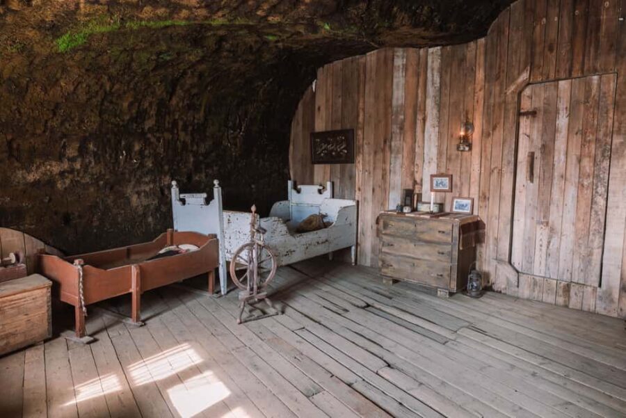 Caves of Laugarvatn Standard Tour - In-Depth Look at the Laugarvatn Caves Tour