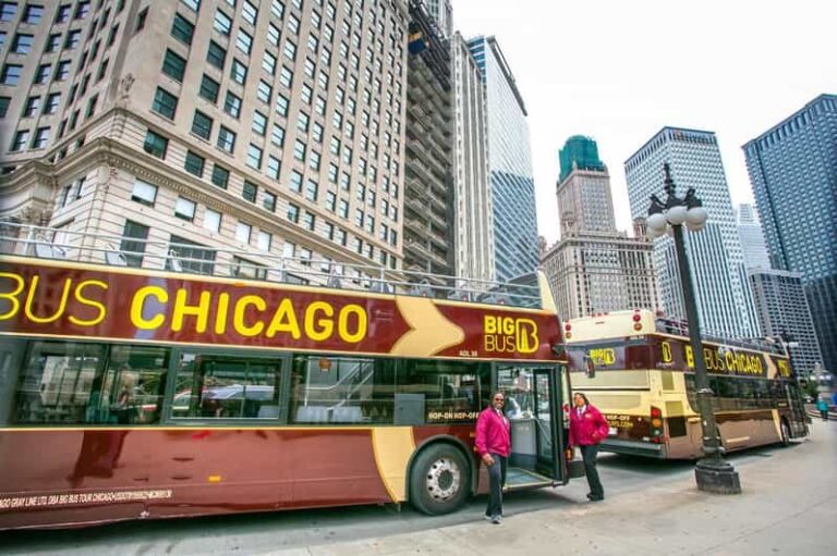 Chicago: 360 CHICAGO & Hop-on Hop-off Bus Tour (Save 20%) - How the Experience Looks in Practice