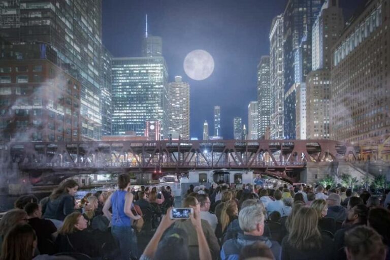 Chicago: Historic Gangsters & Twilight Tales Night Cruise - The Value of the Experience