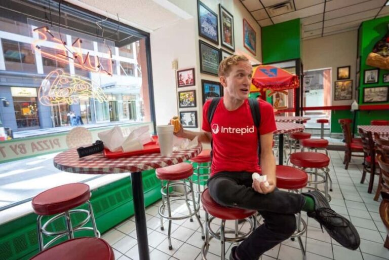 Chicago: The Ultimate Foodie Walking Tour with Tasty Stops - Whats Included and Practical Details