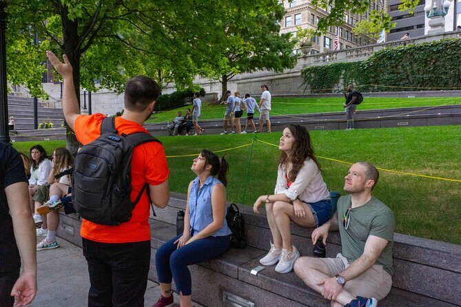 Chicago's Lincoln Park: Guns, Guitars & Gangster - What to Expect During the Tour