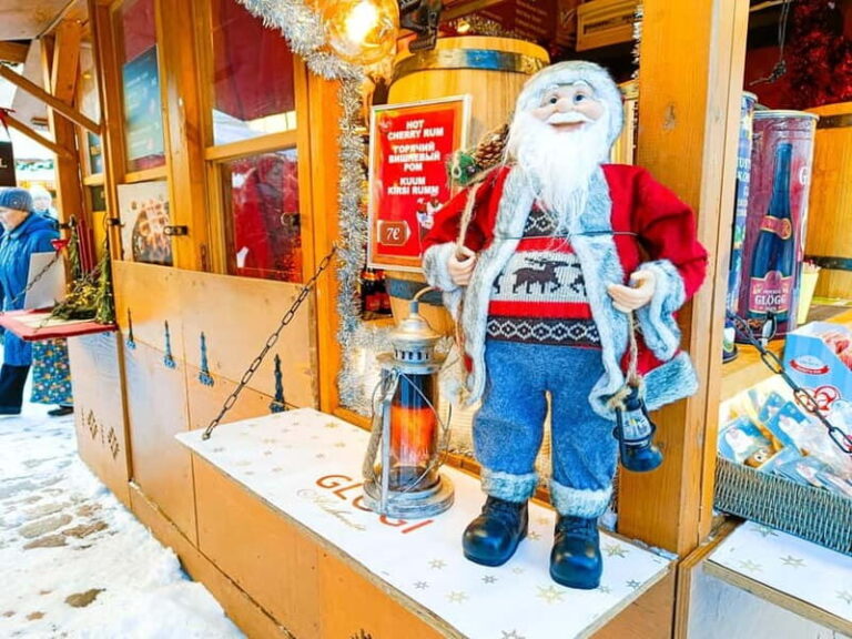 Christmas Tales in Tallinn - 2 Hours Walking Tour - Exploring the Itinerary in Detail