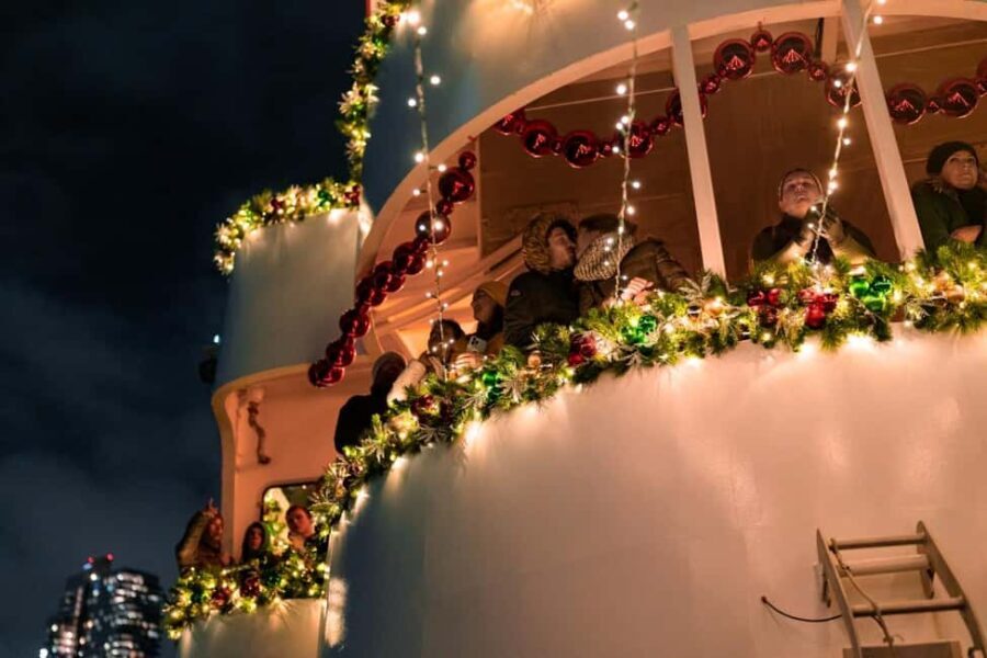 Circle Line: New Years Dinner Fireworks Cruise (All Ages) - Analyzing the Value: Is It Worth the Price?