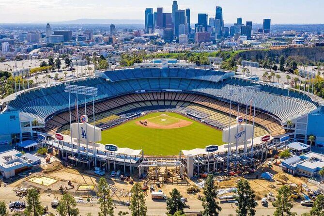 Classic Film and Television Locations 1 Day Tour in Los Angeles - Transportation and Group Size