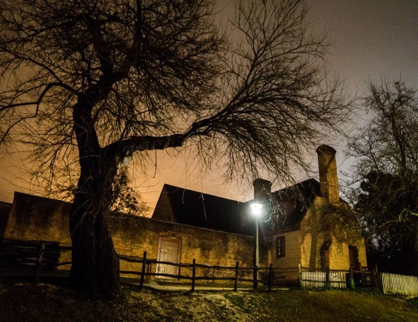 Colonial Ghosts: Ghostly Whispers of Williamsburg Ghost Tour - A Deep Dive into the Haunted Williamsburg Experience