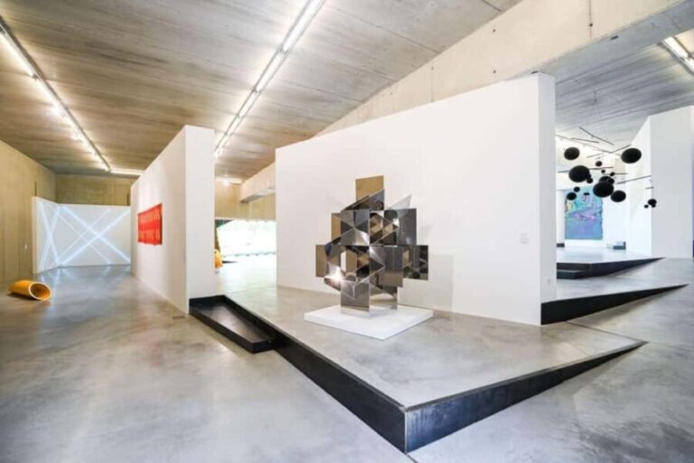 Commanderie de Peyrassol: Guided tour of the Art Collection - An In-Depth Look at the Art and Environment