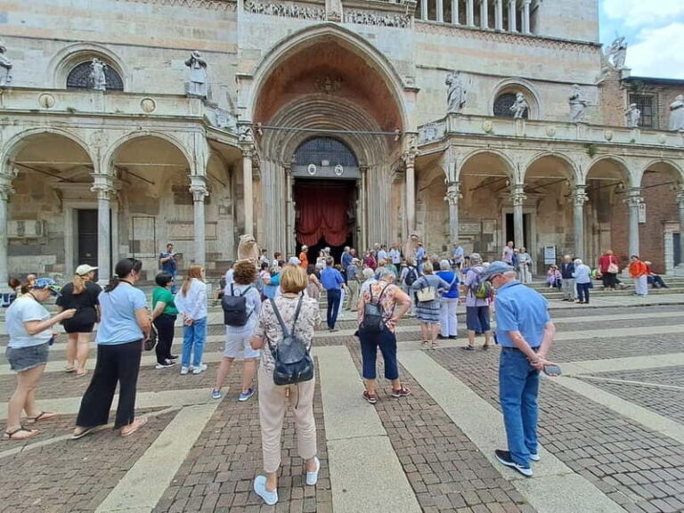 Cremona: City of art and music in Italian - Price and Value