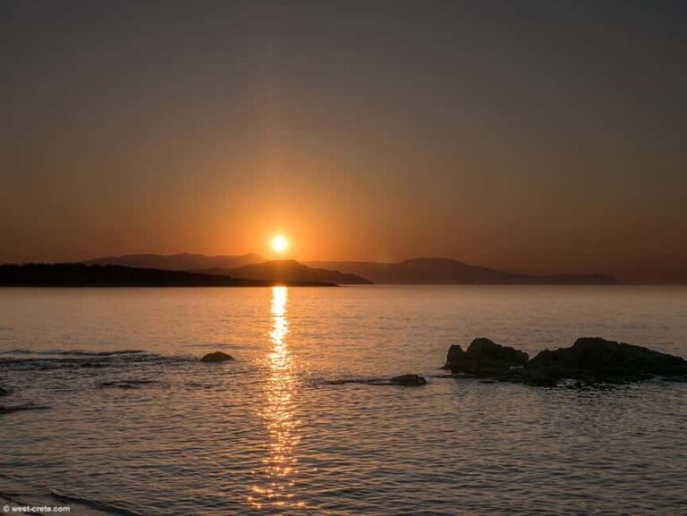 Crete's Magic Sunset : Private Cruise to Thodorou Island - An In-Depth Look at the Crete Sunset Cruise Experience