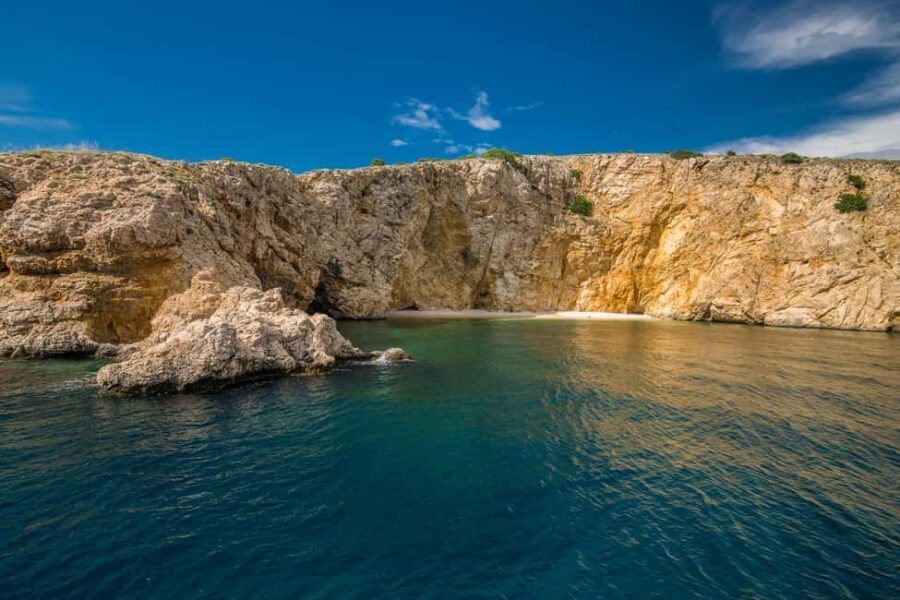 Cruise at Golden Beach and Blue cave, explore island Plavnik - The Itinerary in Detail
