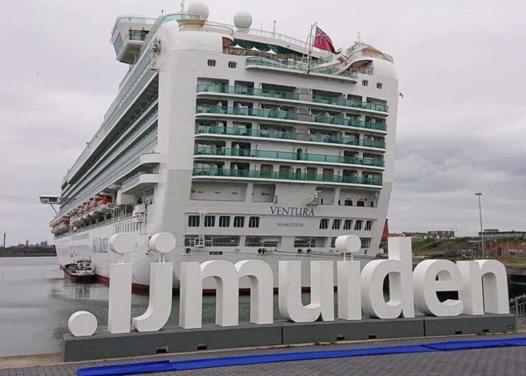 Cruise Terminal IJmuiden: Private Tour by Luxury Van - Who Is This Tour Best For?