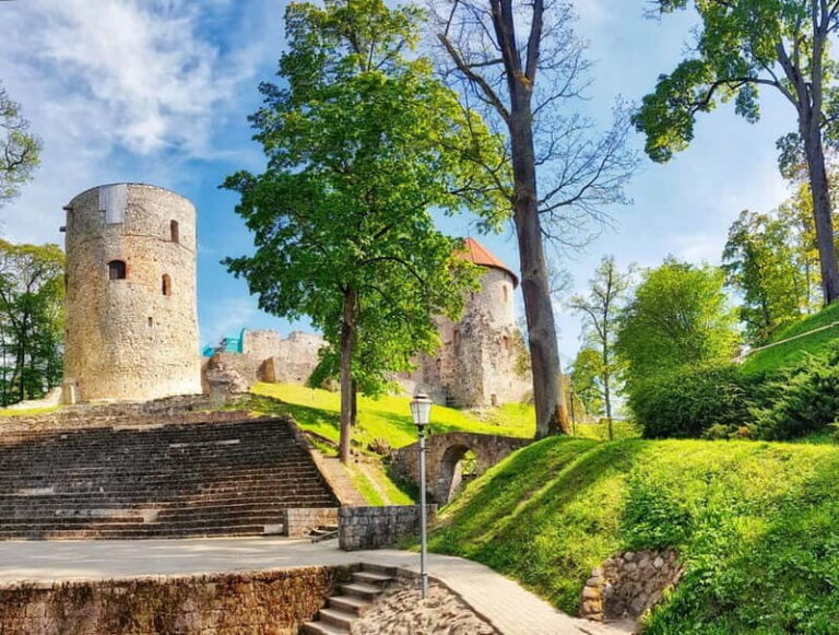 Csis, Lgatne & Sigulda Tour: Must-see Highlights - Exploring Cēsis: Medieval Charm and Architectural Delights