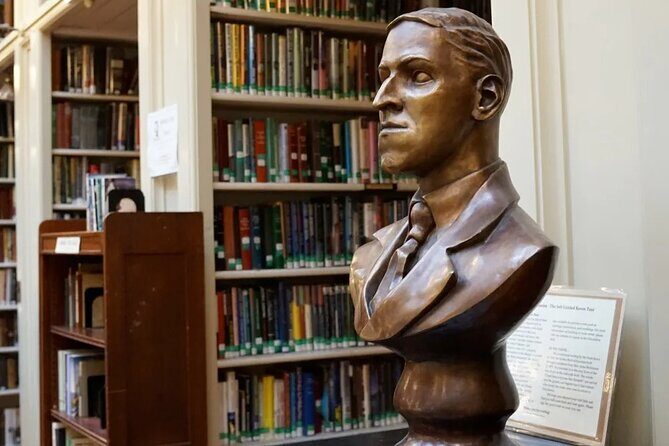 Dark Tales: The Haunted Authors of Providence Tour - Visiting H.P. Lovecraft’s Last Home: 65 Prospect St