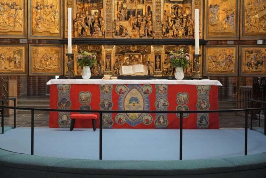 Day tour to: Cathedral, Viking Ships & a renaissance Palace - What Makes This Tour Stand Out