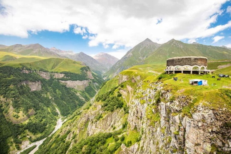 Day Trip to Mount Kazbegi and Gudauri with Licensed Guide - What’s Included & What to Consider