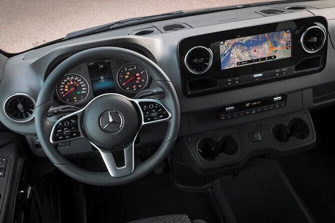 Departure by Minibus from Oakland City to Oakland Airport OAK - Who Is This Transfer Best For?